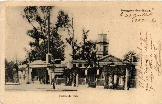 CPA POUGUES-les-EAUX - Entrée du Parc (456836)