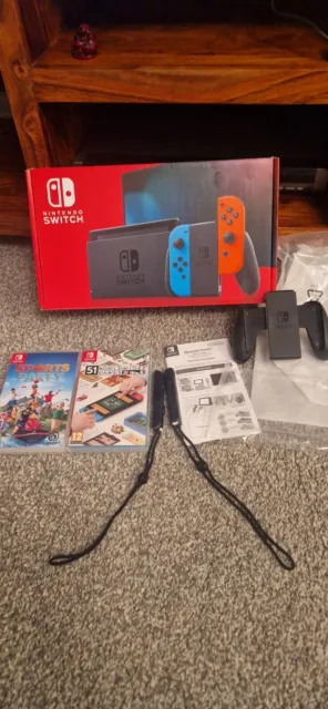 Nintendo Switch 32GB Console - Neon Blue/Red In Excellent Condition With 2 Games