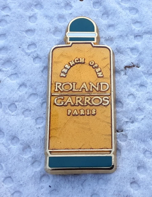 Pin's Folies - Roland Garros Arthus Bertrand Peugeot - Occasion