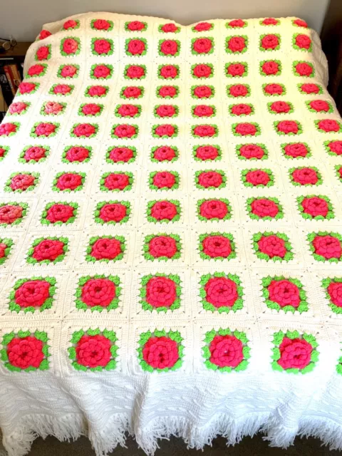 VTG 3D Granny Square Afghan Crocheted Roses Bedspread Blanket White Pink Green