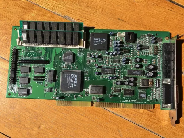 Creative CT3670 Sound Blaster SB32 AWE64 ISA sound card vintage MIDI 2 MB RAM