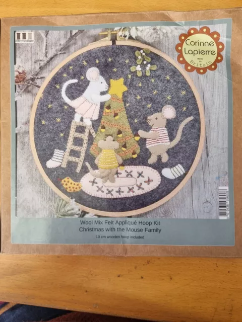 Kit de aro de aplique familiar de Navidad con el ratón Corinne Lapierre