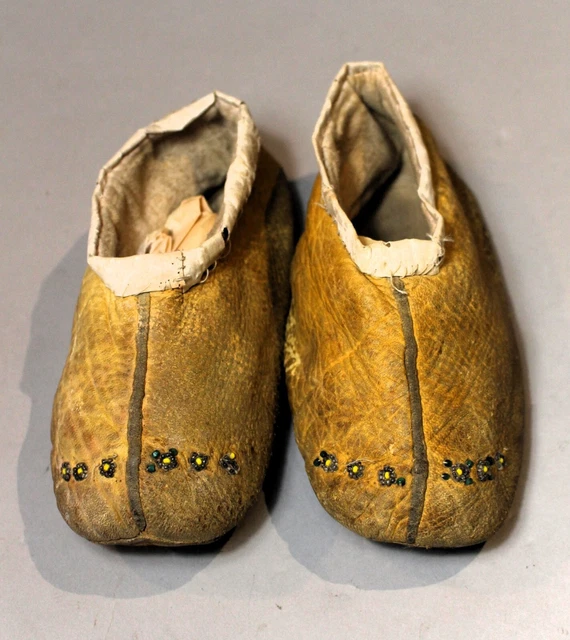 Pr. Northern Plains Native American Beaded Leather Child's Moccasins c. 1910