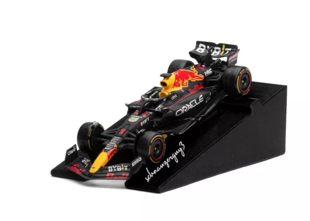 Burago Oracle Red Bull Racing RB18 Formula 1 F1 2022 1:43 Pre-owned