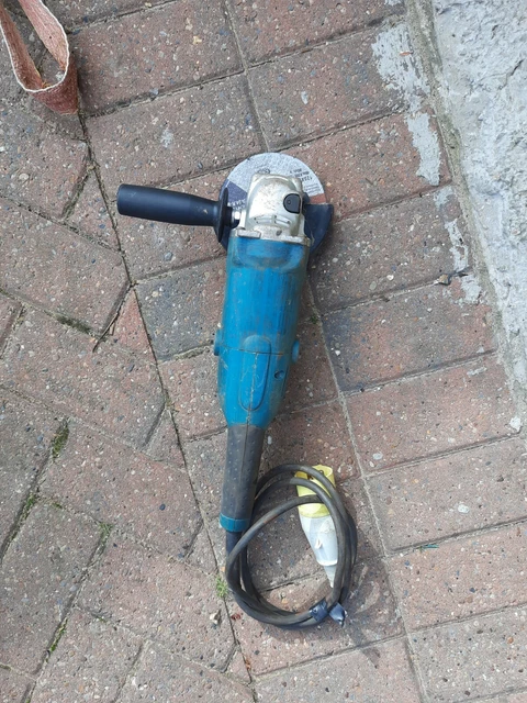 Image of Makita 9524NB angle grinder spark arrestor