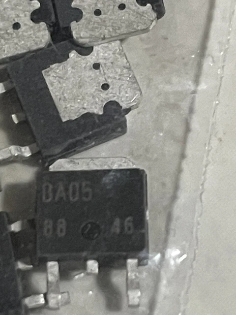 UA78H05 - UA 78H05 Integrato Regolatore 5V 5A EUR 8,81 - IT - Foto 2