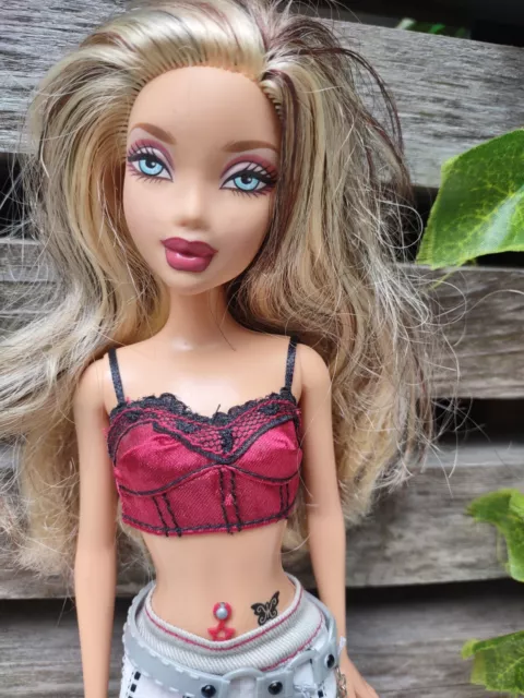 Barbie My Scene Street Style Kennedy Tattoo Doll Black Streaks Belly Ring Rare