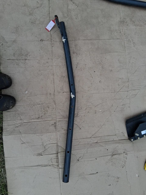 DEUTZ FAHR SCHWADER Zinkenträger Arm Zinken 1 1037 830 110.00 EUR 51,75