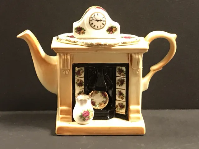 ROYAL ALBERT OLD COUNTRY ROSES TEAPOT STOVE FIREPLACE PAUL CARDEW 1990s ENGLAND