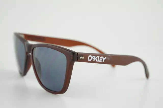 Oakley Frogskins 1st Gen. Matte Rootbeer/Grey Metal Hinges/Japan Generation