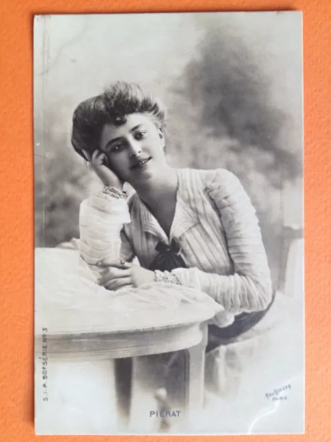 cpa Portrait de l' Actrice Marie Thérèse PIERAT PHOTO signée REUTLINGER à PARIS