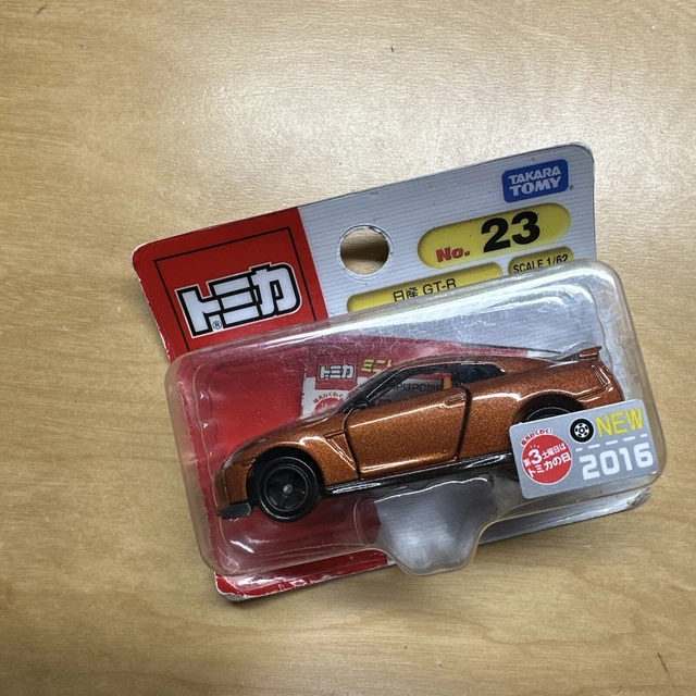 TAKARA TOMY TOMICA 2017 Nissan GTR JDM 23 1/62 Scale Diecast Car