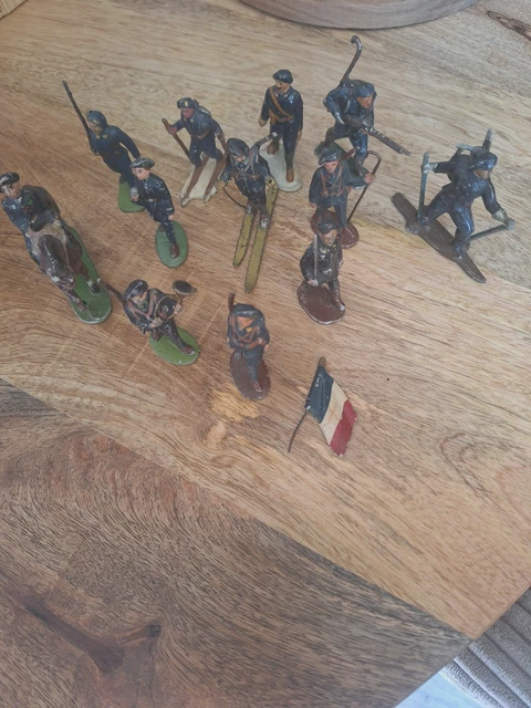 LOT DE SOLDATS DIVERS QUIRALU ET AUTRES