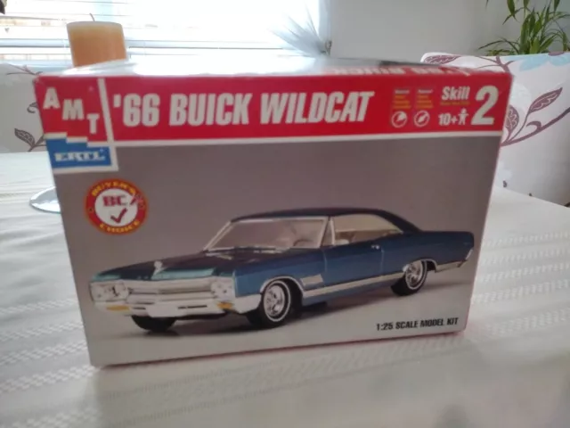 AMT ERTL 1:25 '66 Buick Wildcat Nuevo Caja Abierta Piezas En Bolsas Originales de Fábrica