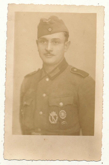 Foto AK - Soldat mit Orden ISA VWA etc. - 2.WK