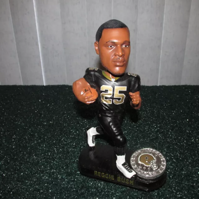 REGGIE BUSH NEW ORLEANS SAINTS Legends of the Field Bobblehead (128 of 2,006)