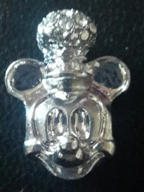 Charm Mickey capitaine