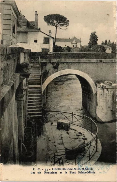 CPA OLORON Ste-MARIE-Les six Fontaines et le Pont Ste-MARIE (412586)