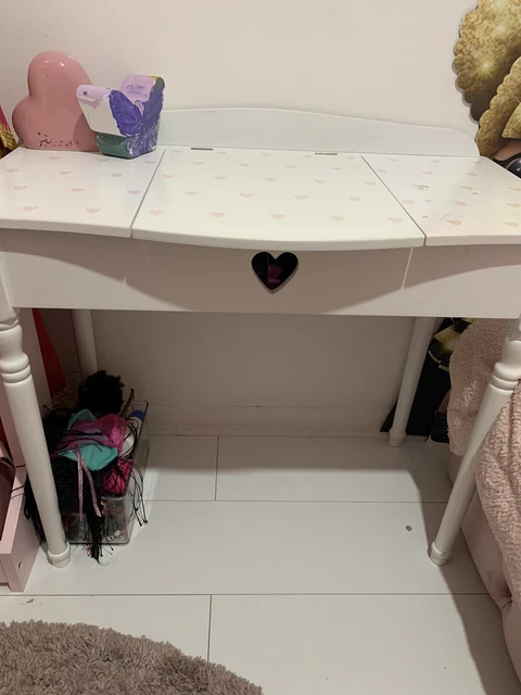 Gltc dressing on sale table