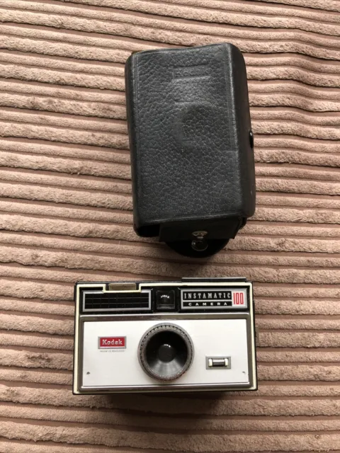 Cámara Kodak Instant 100 con estuche original