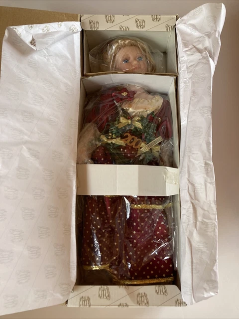 NIB Heritage Signature Collection Porcelain Light Up Doll HOLLY # 12284 