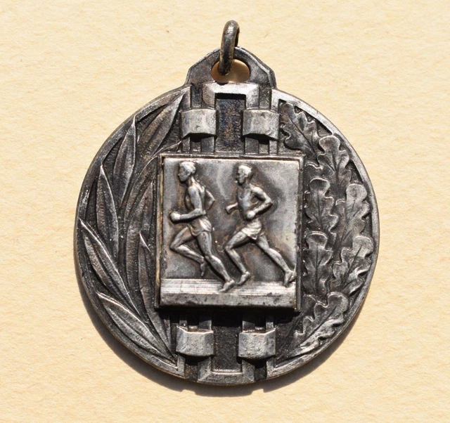 ANCIENNE MEDAILLE DE SPORT - COURSE A PIED / RUNNING - DES ANNEES 1970-80 D:32mm EUR 7,90 - FR