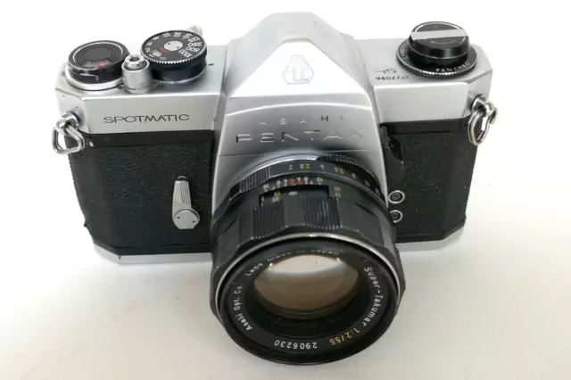Asahi Pentax Spotmatic 35mm SLR camera (1964)