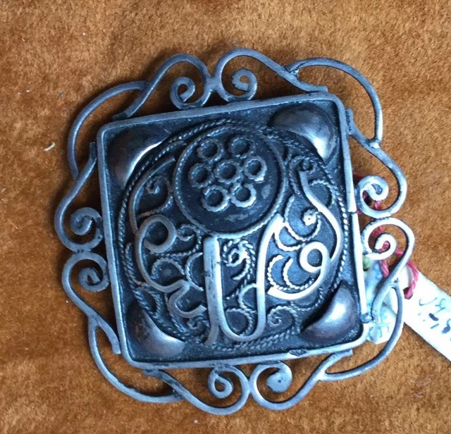 Broche Argent Massif - Monogramme Feuillagé - Diamètre 4 Cm - 15,1 G