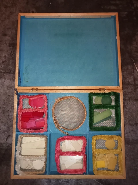 Ancien Coffret Jeu De Société - Jetons En Os, Cartes Et Compteur De Points - Bois