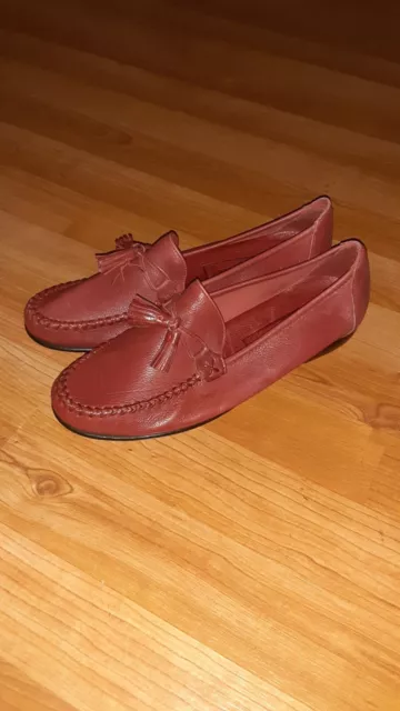 Cole Hann Women's Red Leather Tassel Loafers  Size 9  (run small)  EUC