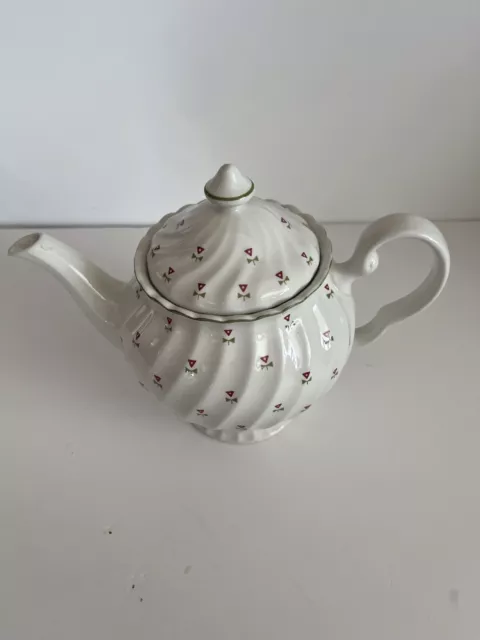 Laura Ashley Thistle Johnson Brothers Tea Pot Teapot Made in England