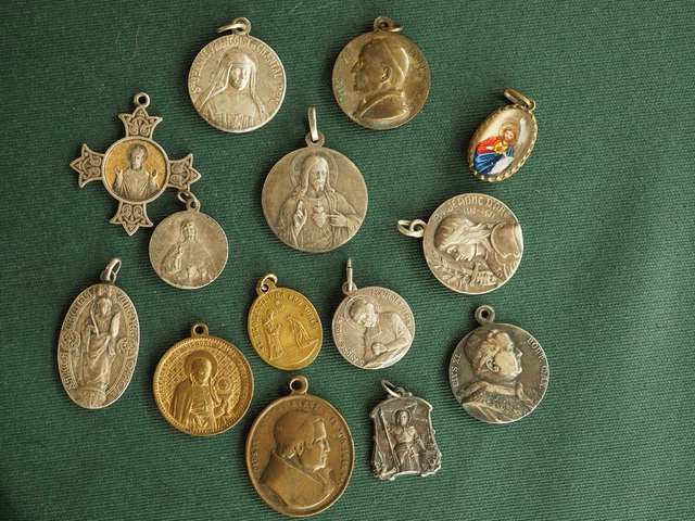 Ancien Pendentif Religieux Vierge République De Lisieux - Plaqué Or