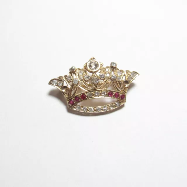 1930s Vintage 14K Yellow Gold Mine Cut Diamond And Ruby Crown Brooch 0.85 Cts