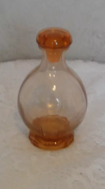 Carafe vide et son bouchon en verre rose pour une personne  N144