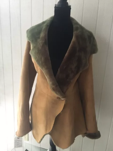 $1995.00 NWOT Lights Weight Spanish Merino Shearling Fur Jacket SZ M/L Fitted $1995.00 NWOT Lights Weight Spanish Merino Shearling Fur Jacket SZ M/L Fitted