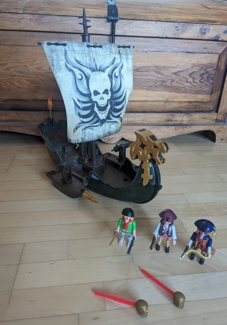 PLAYMOBIL FUNPARK PIRATENSCHIFF Schwimmendes Piratenschiff mit Kanonen