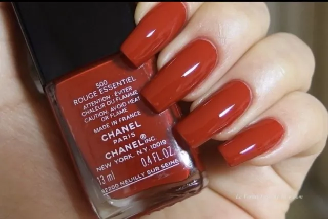 NEW AUTHENTIC CHANEL Le Vernis 500 Rouge Essentiel Red Nail Color
