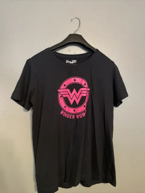 WONDER WOMAN Women's UNDER ARMOUR Fitted Size XL Black Pink DC Comics Shirt