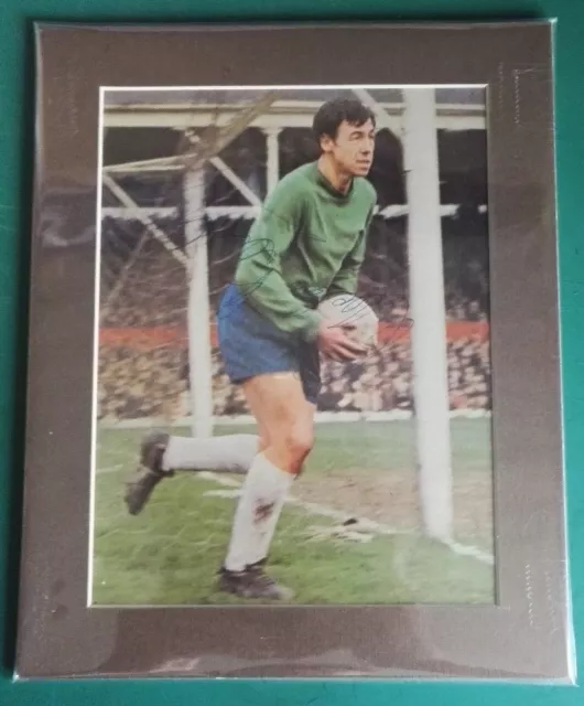 GORDON BANKS LEICESTER CITY & ENGLAND 1966 SIGNED PICTURE  10" x 8" MOUNT  REF1