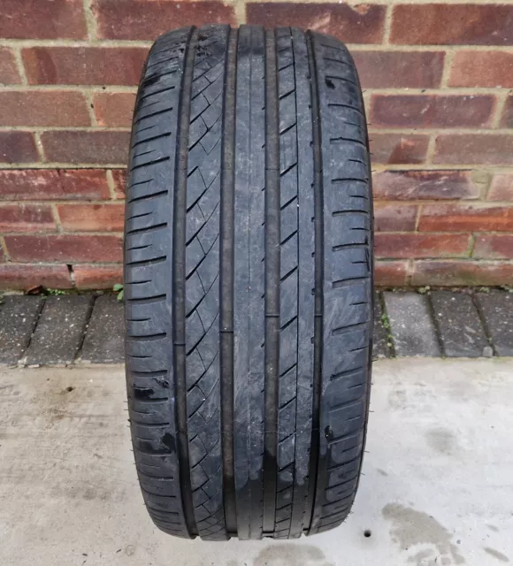 HIFLY HF805 245/35/20 95W XL M+S tyre - around 5 mm