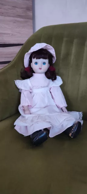 Puppe mit Porzellankopf und Porzellanhänden, ca.40 Jahre alt