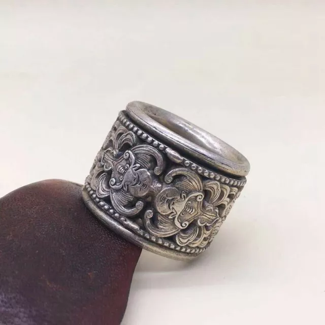 Exquisite Old Chinese tibet silver handcarved bat Pull finge Ring statue 8206