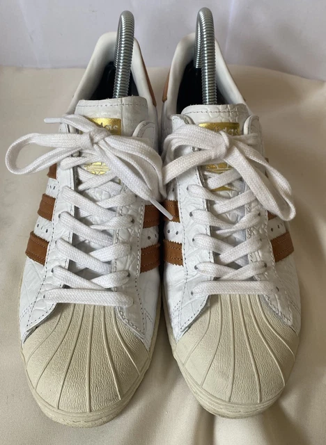 adidas gazelle silver green womens Men's Superstar Leather Low-top Sneakers in Black & White