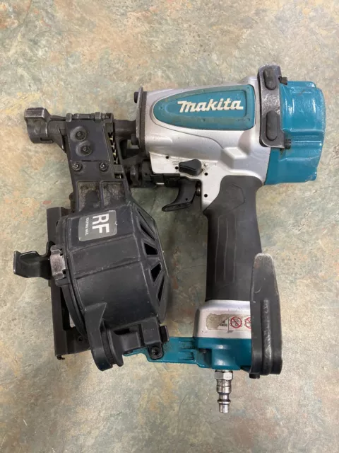 Makita AN454 1-3/4" Pneumatic Roofing Coil Nailer *Pre-owned* FREE SHIPPING