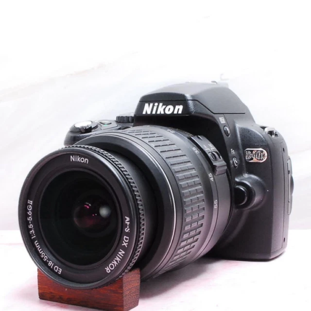 NIKON D40X CAMERA NIKKOR DX AF-S DS 18-55mm f/3.5-5.6GII ED Lens