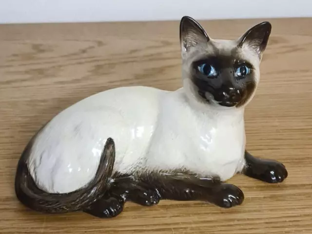 Vintage Beswick England Ceramic Lying Down Siamese Cat Model No.1559