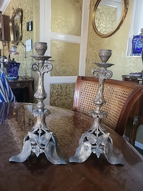 Paire de bougeoirs ancien en régule doré d'époq