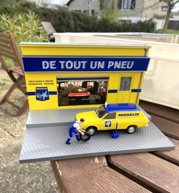 Diorama Le Marchand De Pneus Michelin + Renault 12 R12