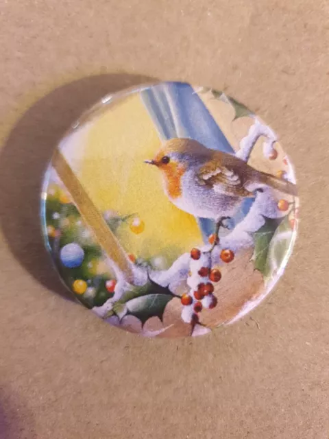 Christmas Robin - Modern Cross Stitch Magnetic Needle Minder 4cm