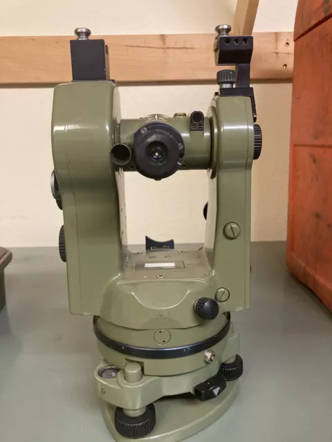 KERN SWITZERLAND K1-M  THEODOLITE Complete With Hard Shell and Metal  Case